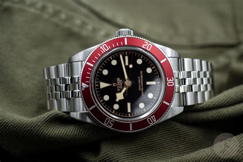 【F】 A Detailed Look At The 2023 Tudor Black Bay Design Update